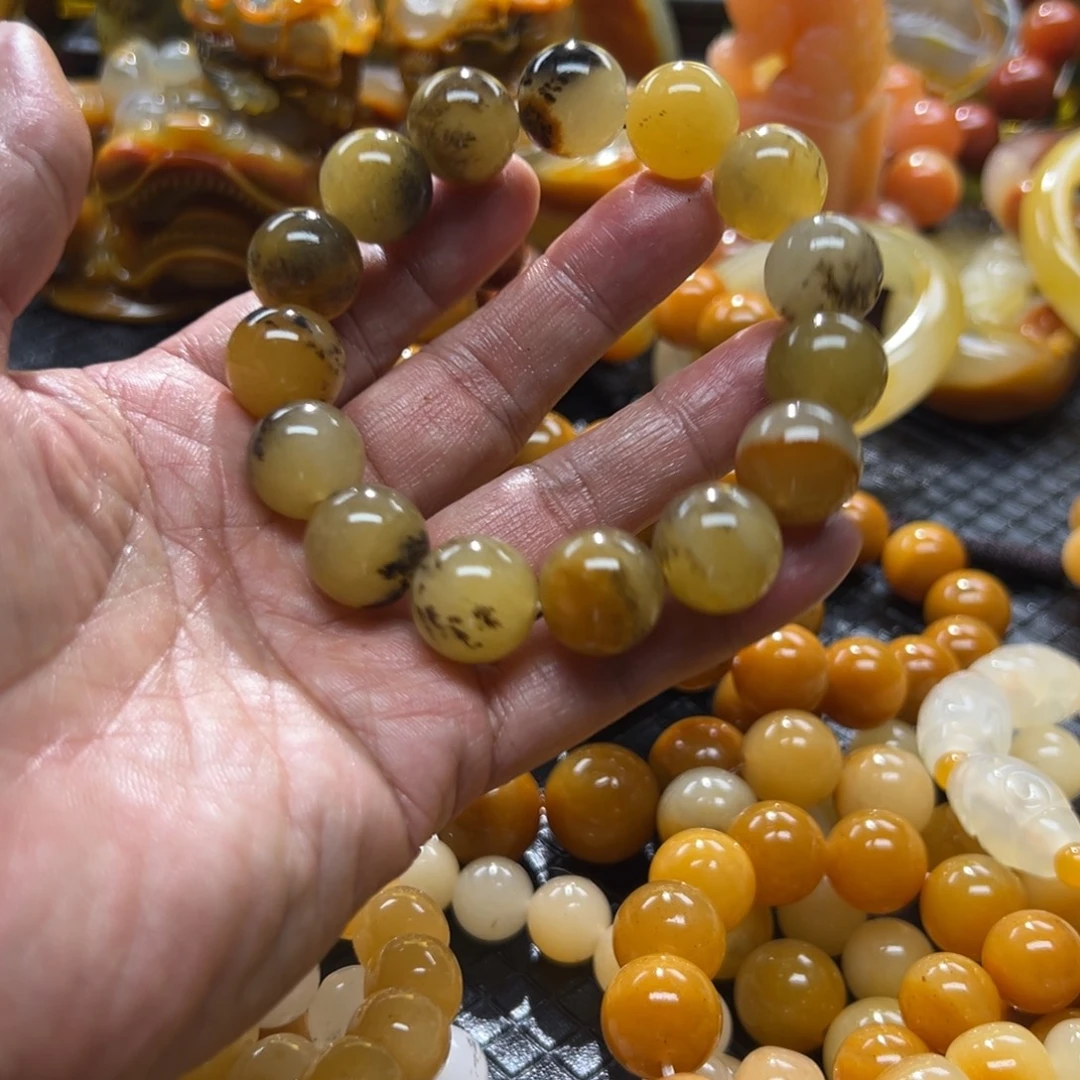 石英质玉未镶嵌颈饰