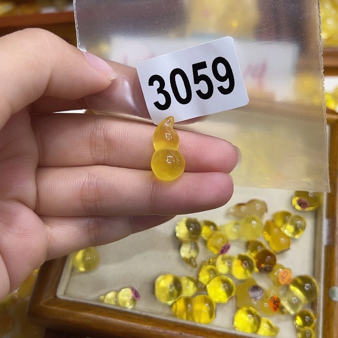 琥珀未镶嵌珠宝奇石