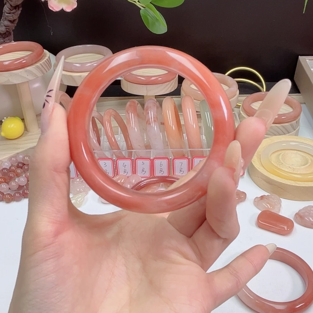 悟***清石英质玉未镶嵌手镯