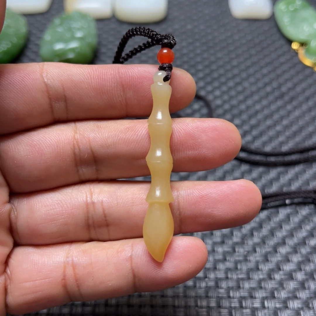 和田玉（糖玉）未镶嵌颈饰