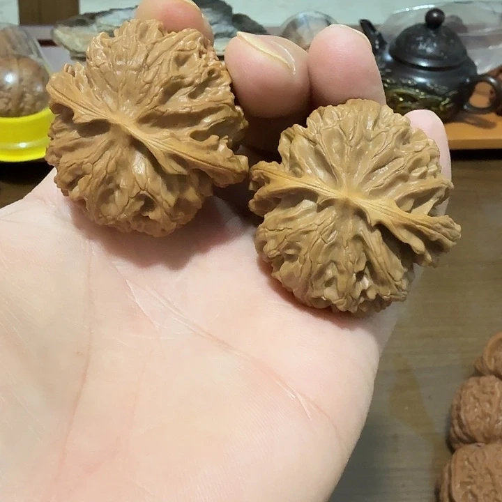 文玩核桃吊坠苹果园