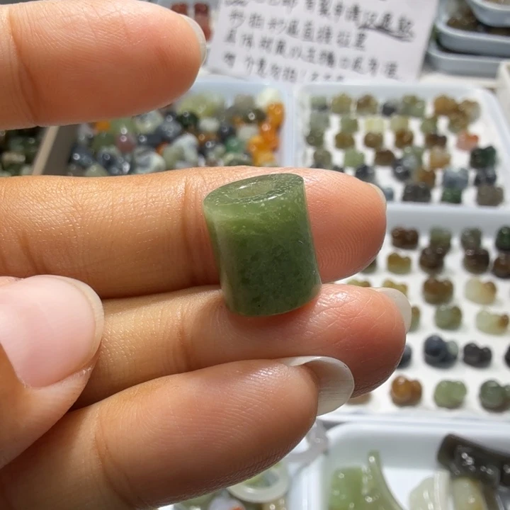 和田玉未镶嵌珠宝奇石