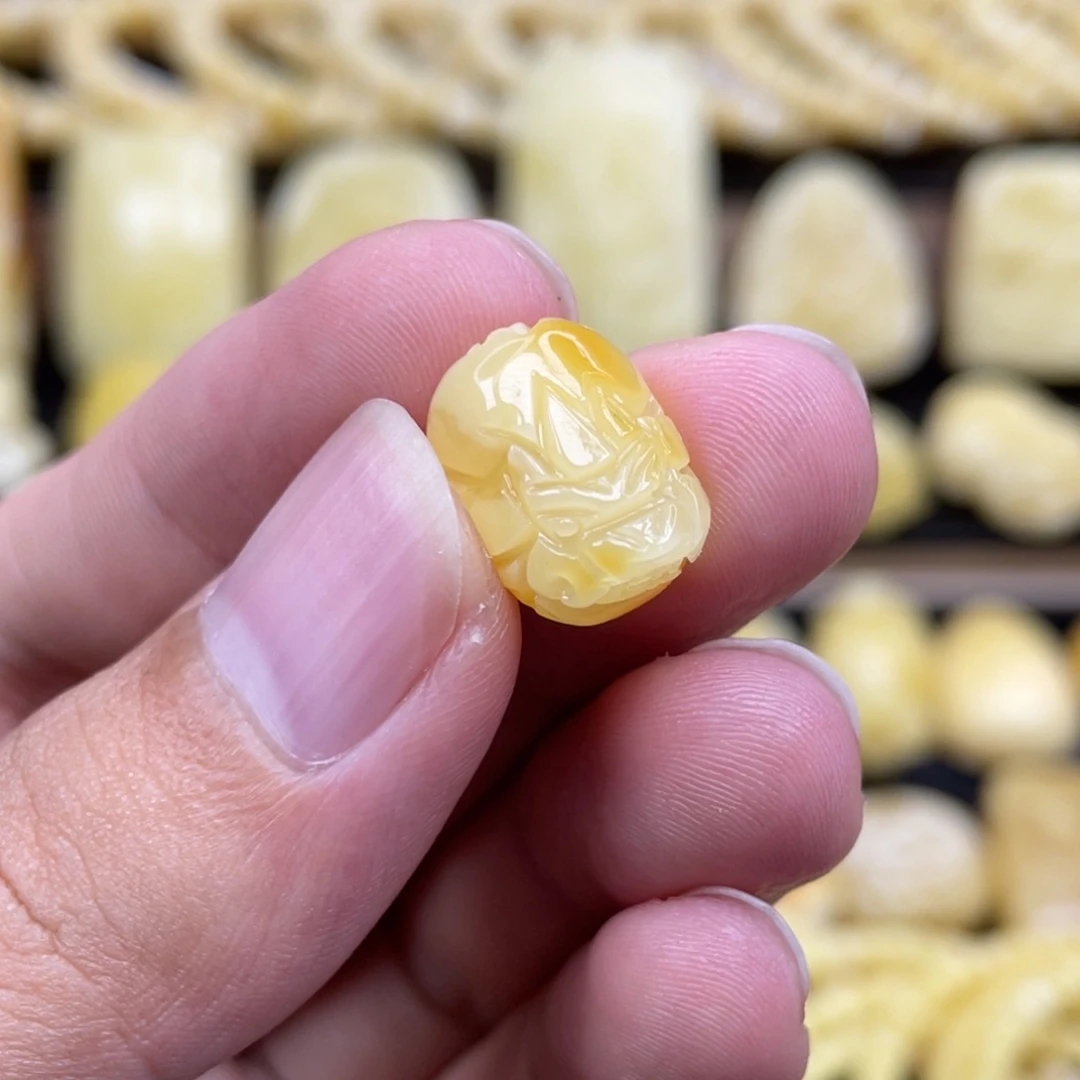 琥珀未镶嵌裸石琥珀蜜蜡