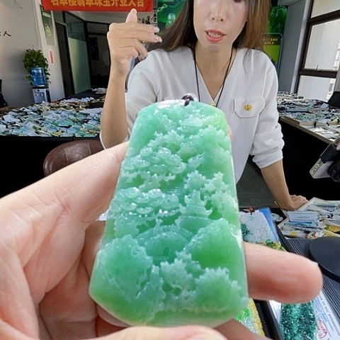 翡翠未镶嵌颈饰翡翠