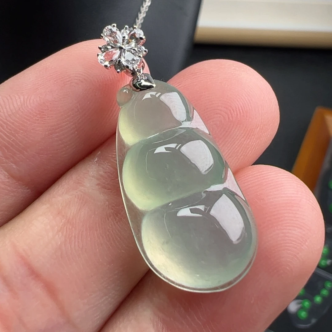 翡翠18K金镶嵌颈饰豆子25.4