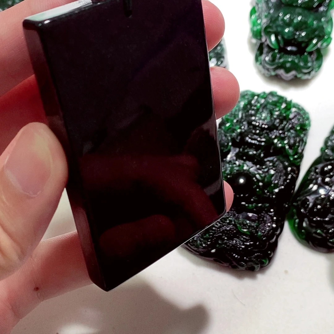 翡翠未镶嵌颈饰翡翠z