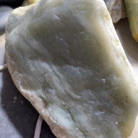 未镶嵌和田玉（糖玉）挂件