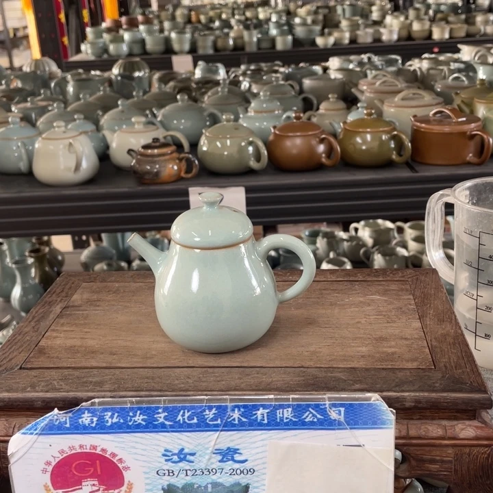 摆件天青釉支烧小梨壶