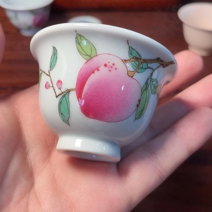 手绘粉彩单桃迷你杯