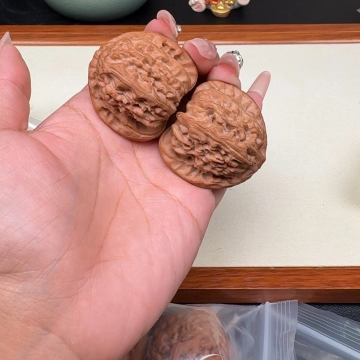 把件文玩核桃专***8全品三角白42