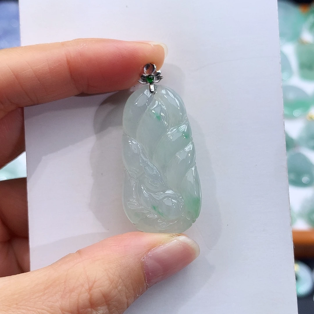 翡翠18K金镶嵌颈饰翡翠吊坠