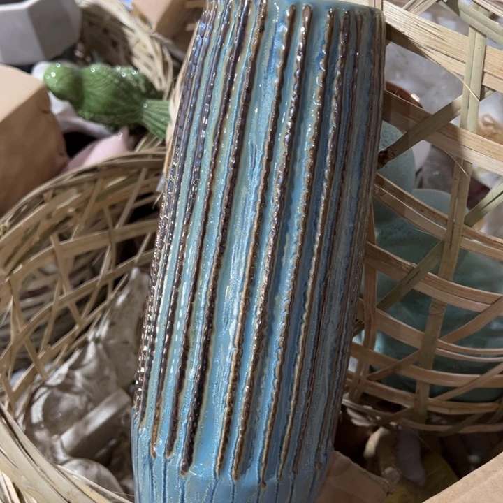 陶瓷花瓶微瑕捡漏出