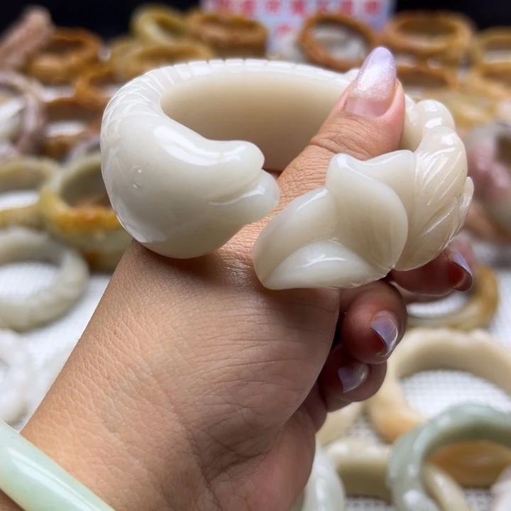 未镶嵌手镯(圆镯)木变石(鹰眼石)秀**姐