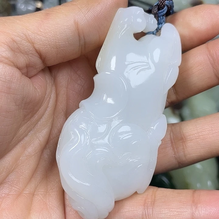 伟***国和田玉未镶嵌挂件