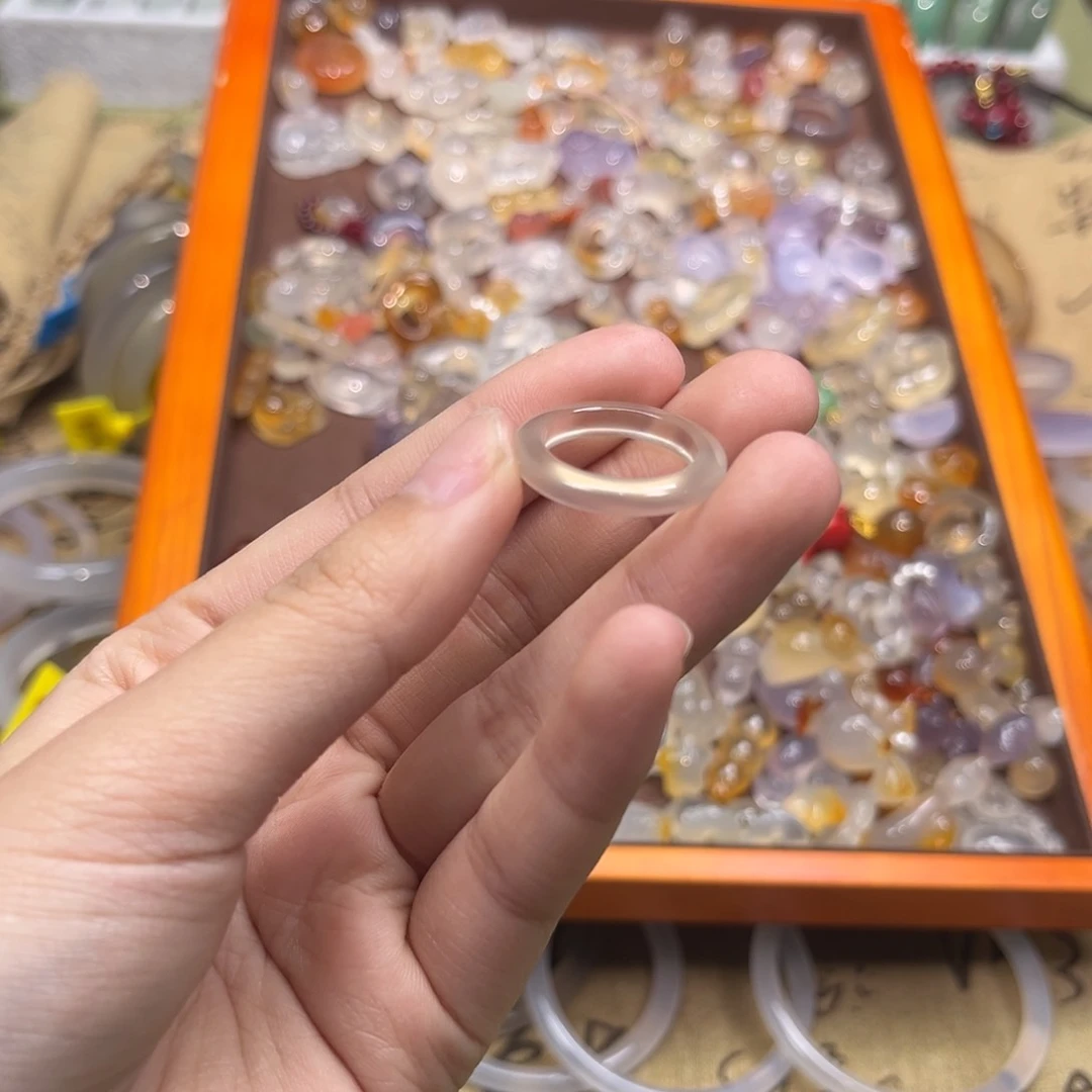 玛瑙/玉髓颈饰未镶嵌我***?