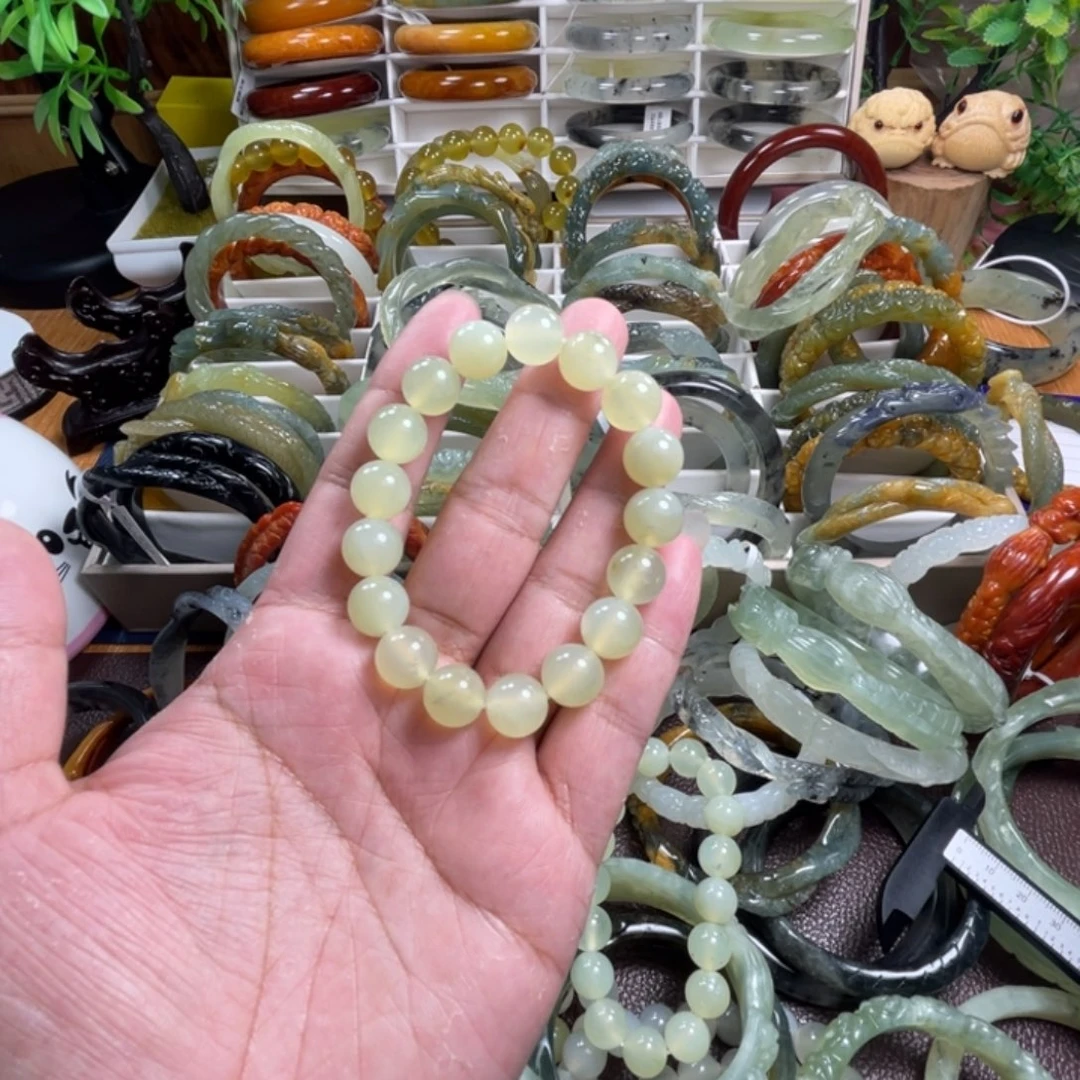 未镶嵌蛇纹石玉手链