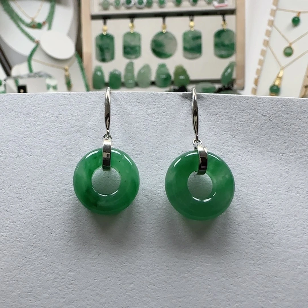 石英质玉（非洲翠）未镶嵌耳坠