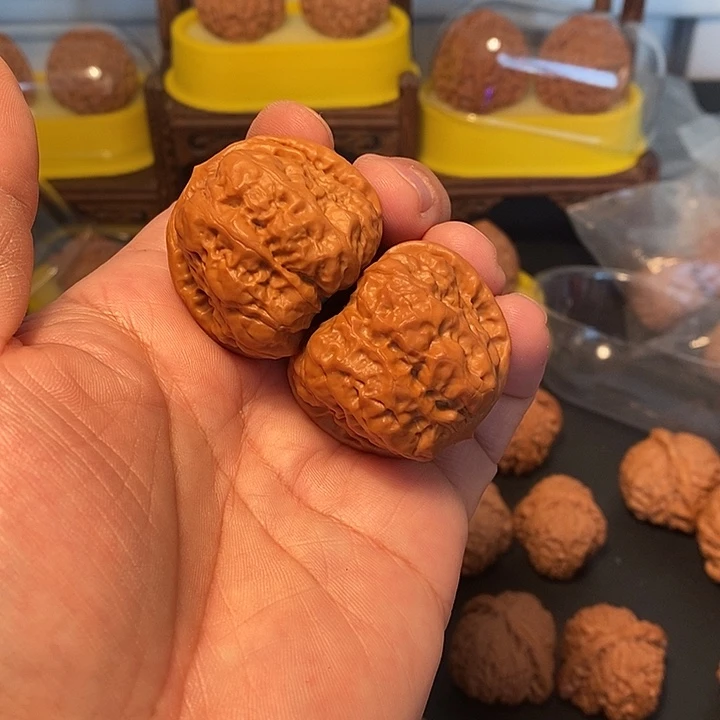 T***g文玩核桃吊坠40.5尺，镶嵌蛤蟆头