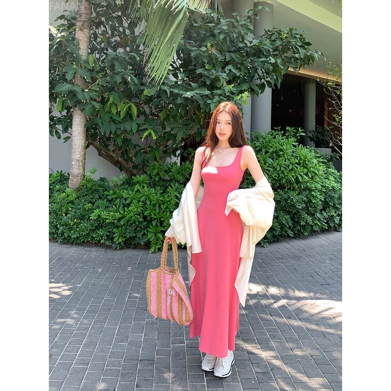 针织后妈裙银色女款小黑裙宽肩带吊带连衣裙法式女气质矮黑色御姐