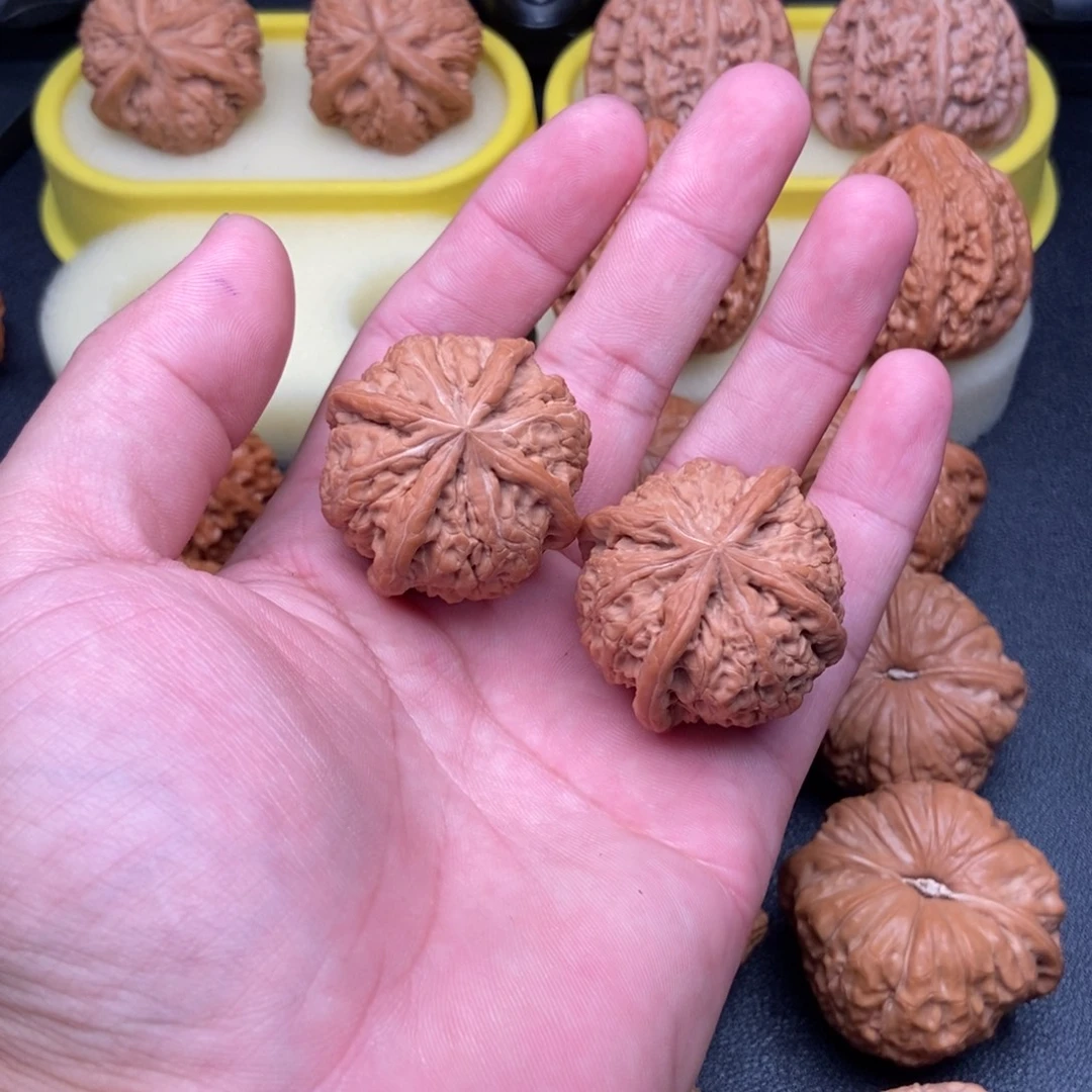 Z***增文玩核桃把件雨花石