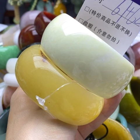 未镶嵌手镯石英质玉