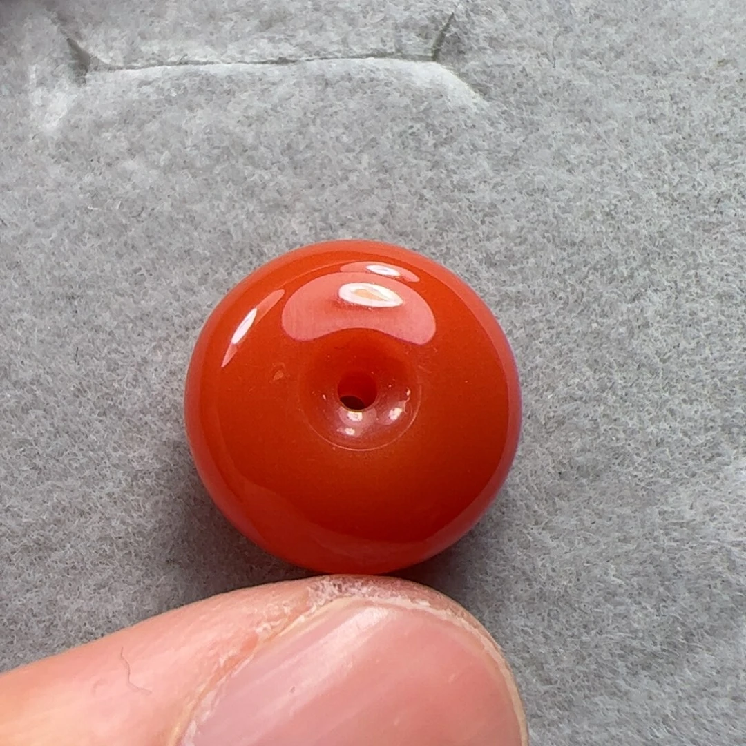 南红玛瑙扣子未镶嵌自***炸