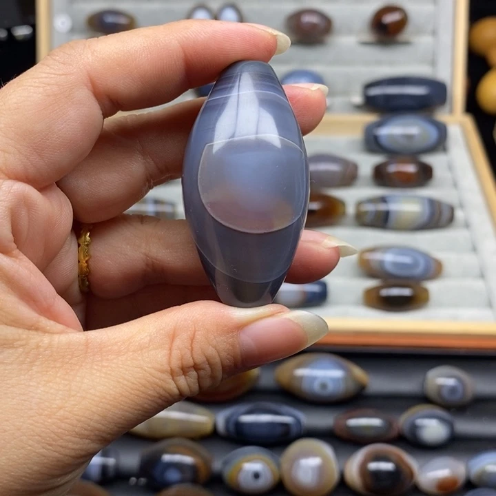 未镶嵌玛瑙/玉髓珠宝奇石?****