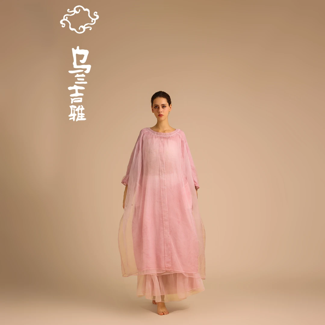 乌兰吉雅 原创设计高端女装妃美