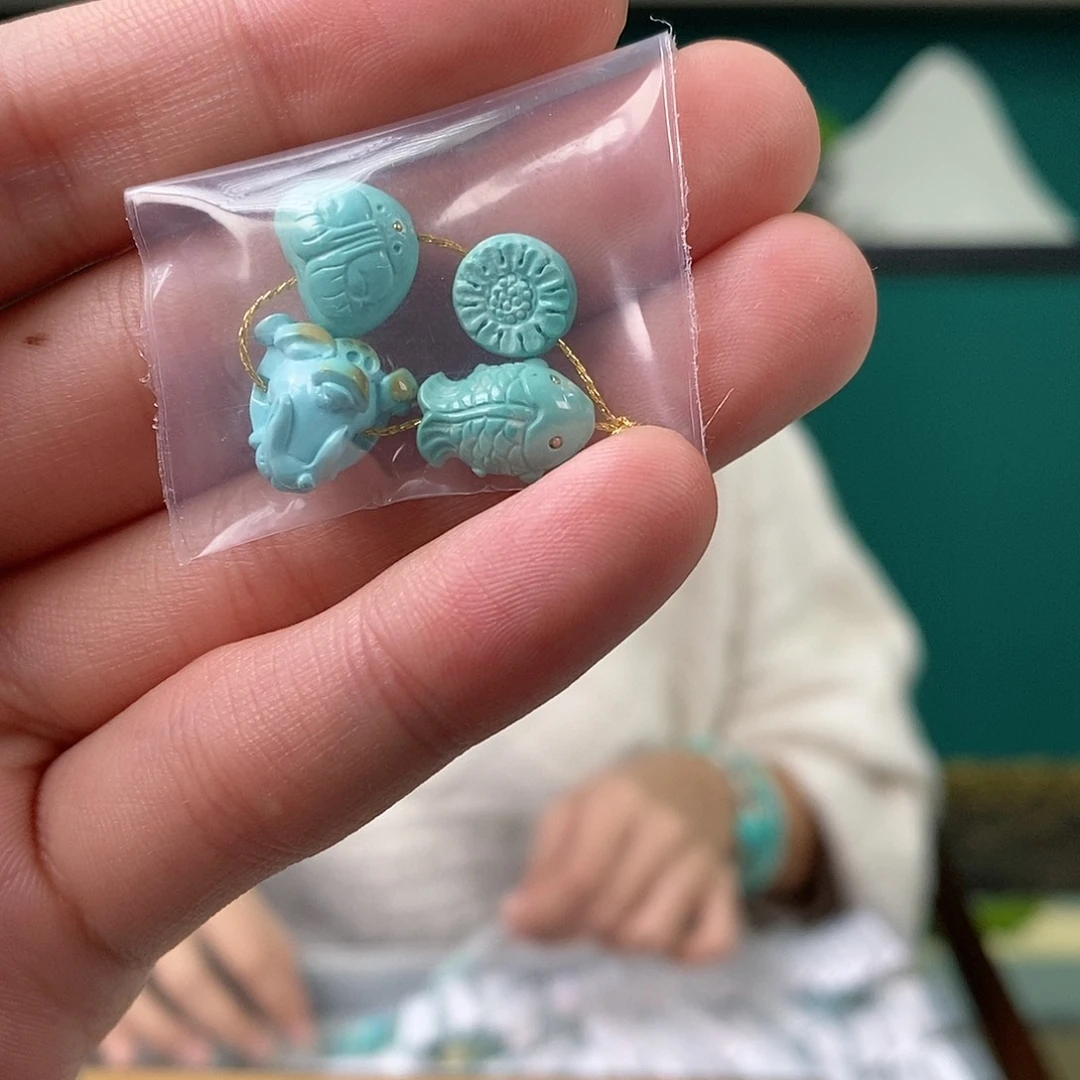 绿松石未镶嵌珠宝奇石