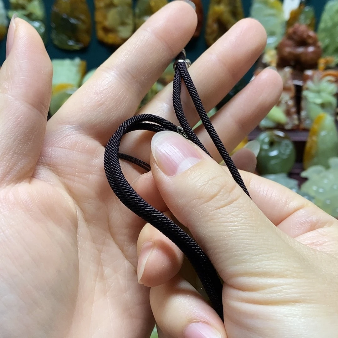 ****虎岫玉未镶嵌吊坠(赠链)