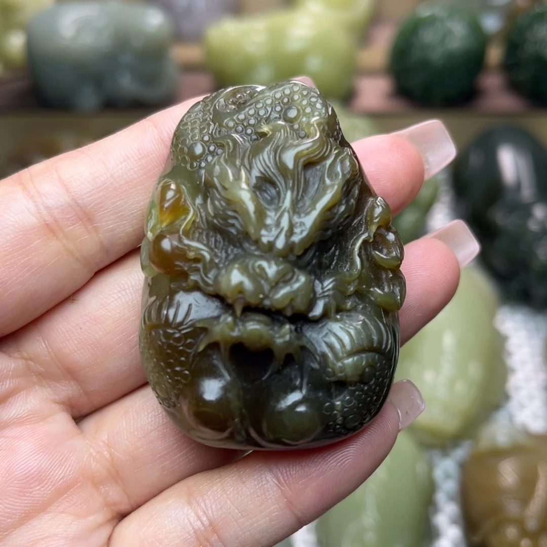 和田玉未镶嵌把件