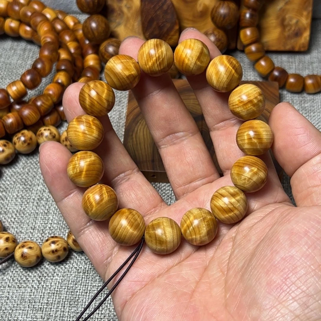 柏木（崖柏）1.5鸡油黄龙胆闪