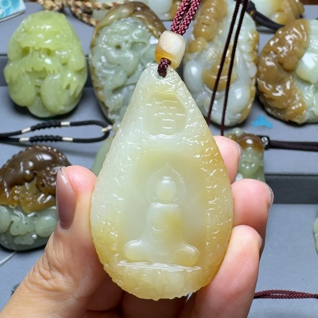 颈饰未镶嵌和田玉