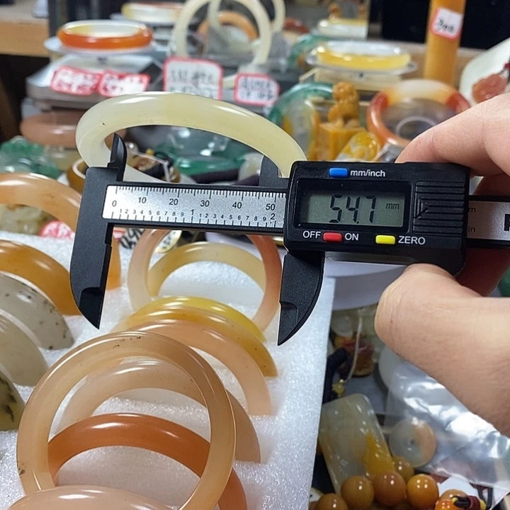 石英质玉（黄龙玉）合金手链