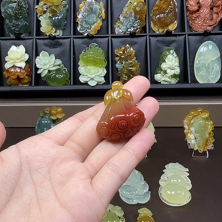 安****未镶嵌蛇纹石玉吊坠(不含链)