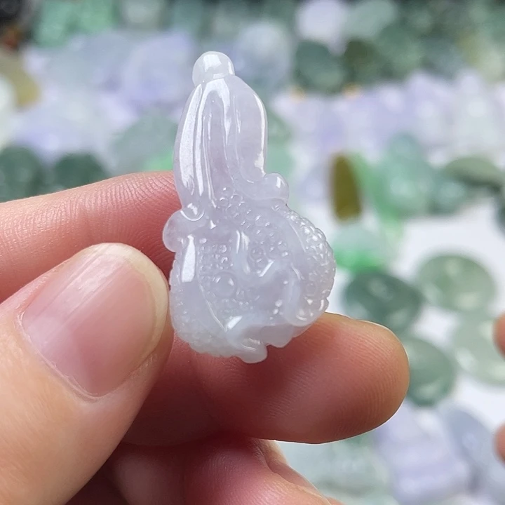 翡翠未镶嵌颈饰白菜