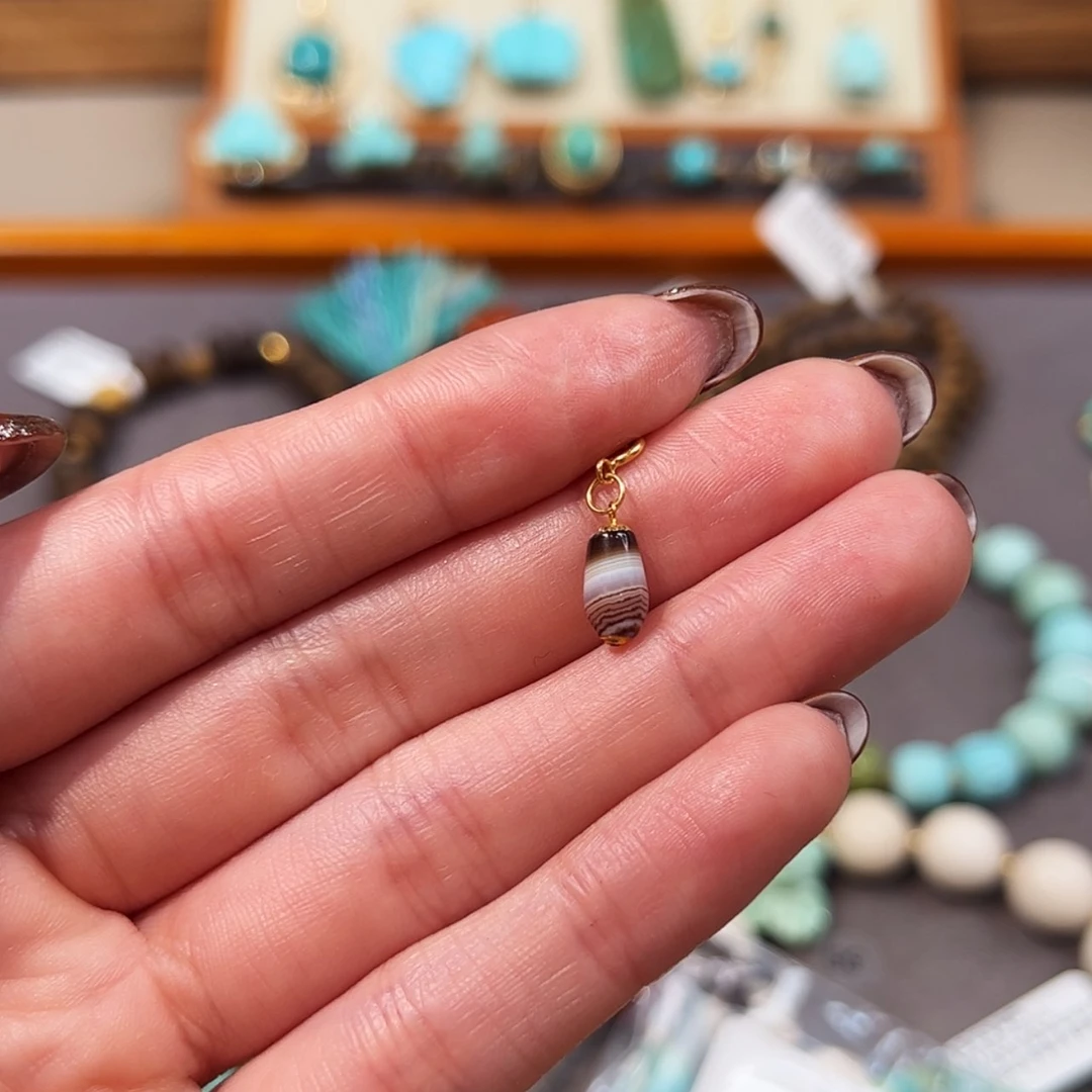 【闪购商品】18K金镶嵌滴流玛瑙/玉髓K****v