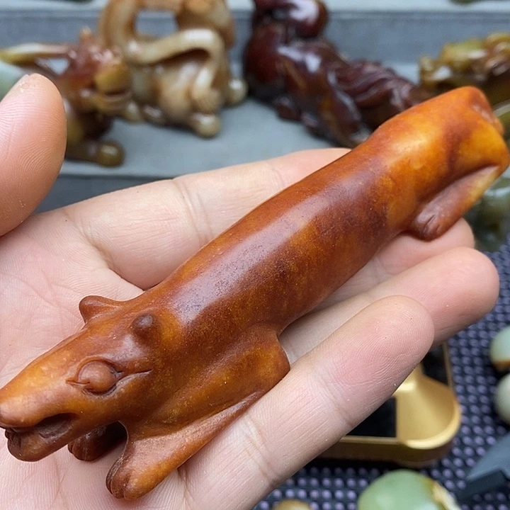 未镶嵌蛇纹石玉颈饰