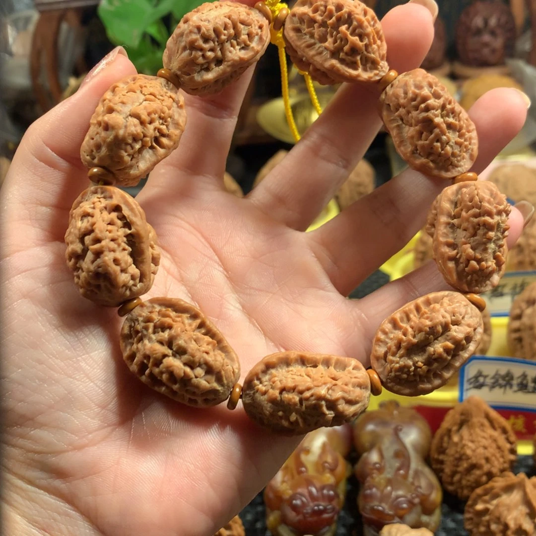 把件文玩核桃绣花鞋