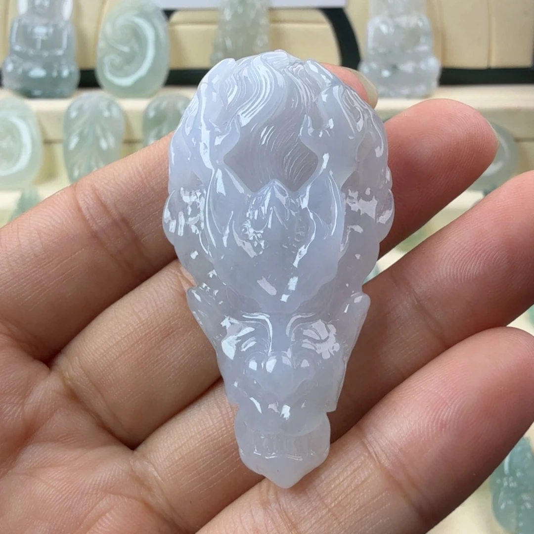 比***鲨翡翠未镶嵌颈饰翡翠