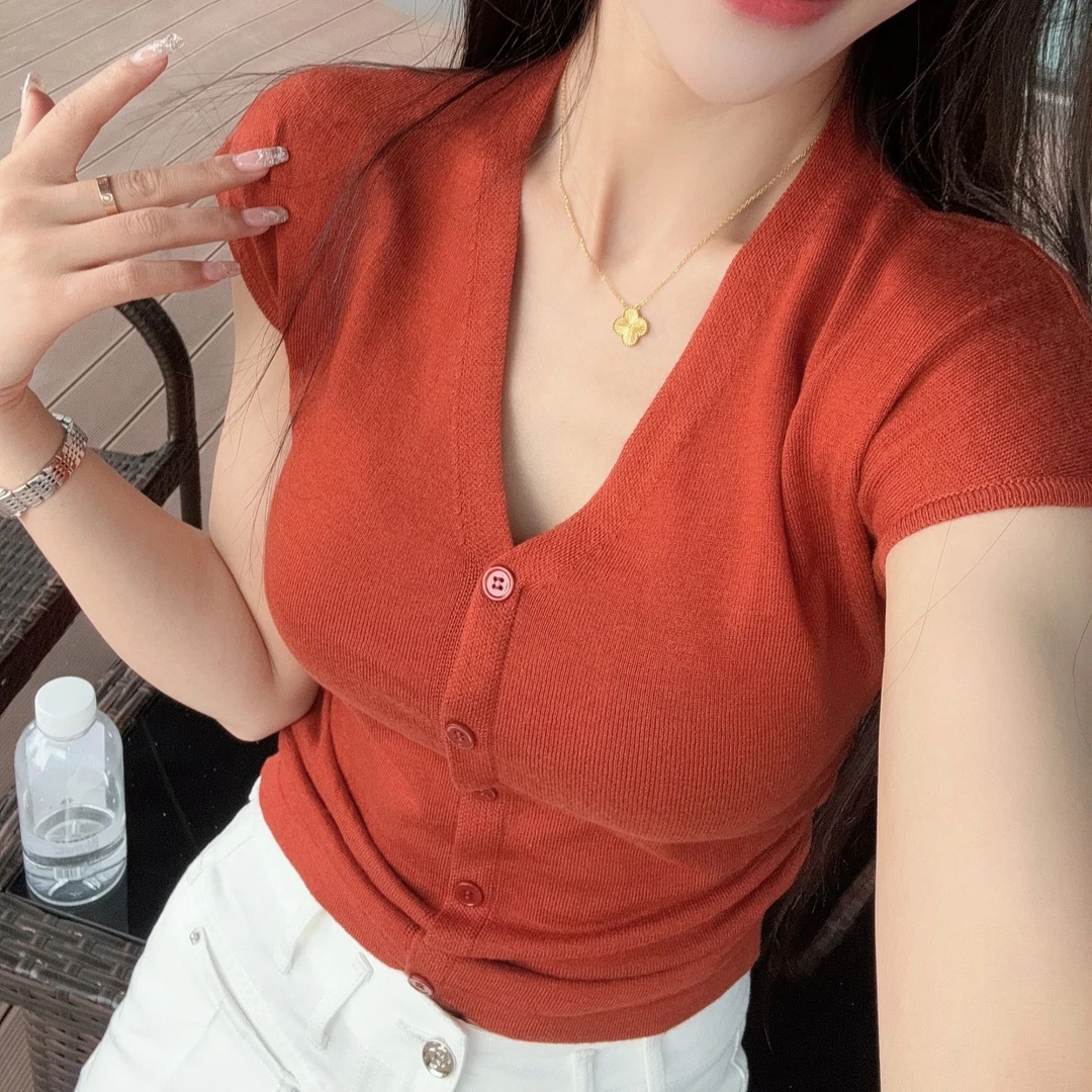 【面面专属】春夏季修身V领女2025打底衫甜辣设计感小上衣服1038