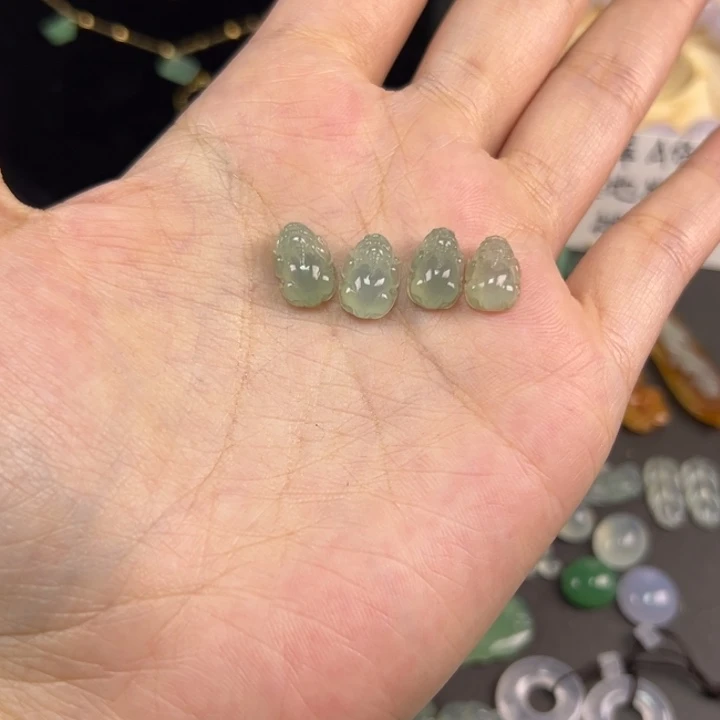 翡翠裸石4个貔貅放漏