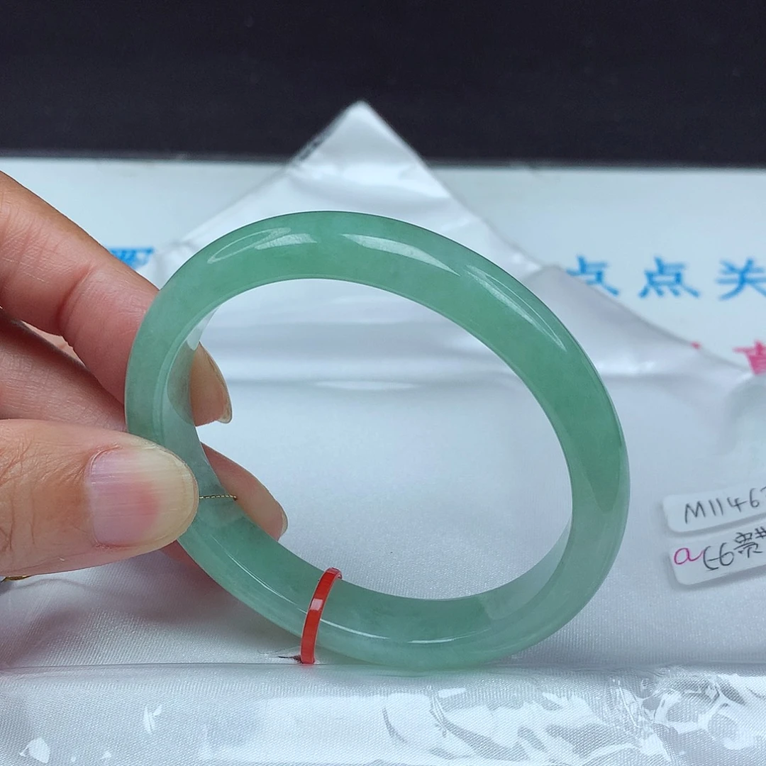 翡翠未镶嵌手镯56贵4635