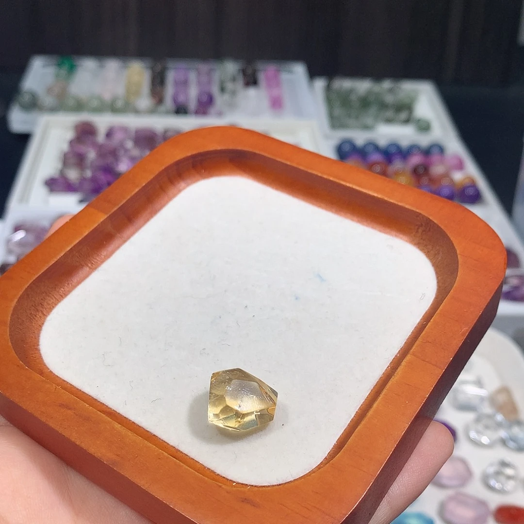 未镶嵌珠宝半成品水晶黄水随行打孔定制不退换