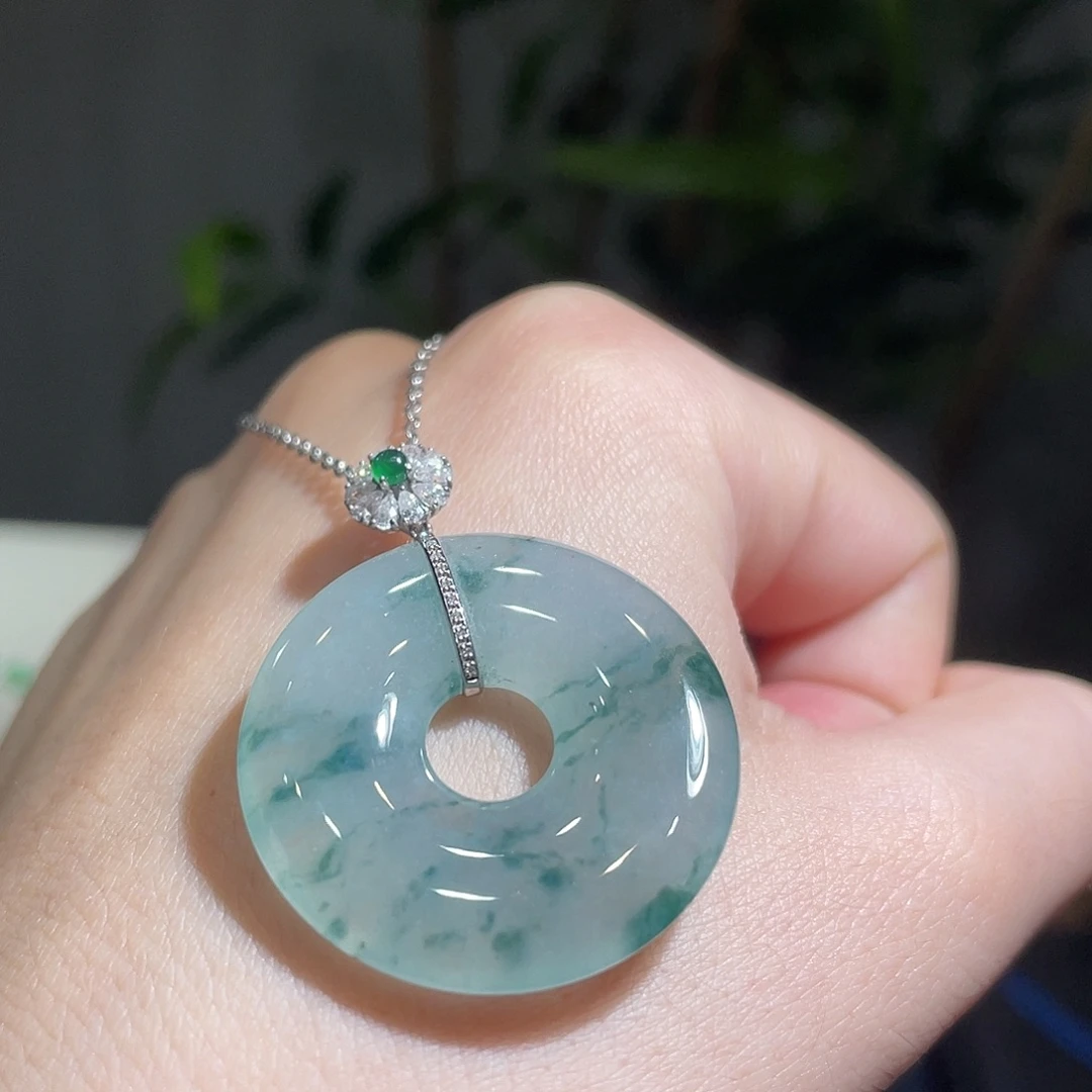 翡翠18K金镶嵌吊坠(不含链)冰胶飘花甜甜圈
