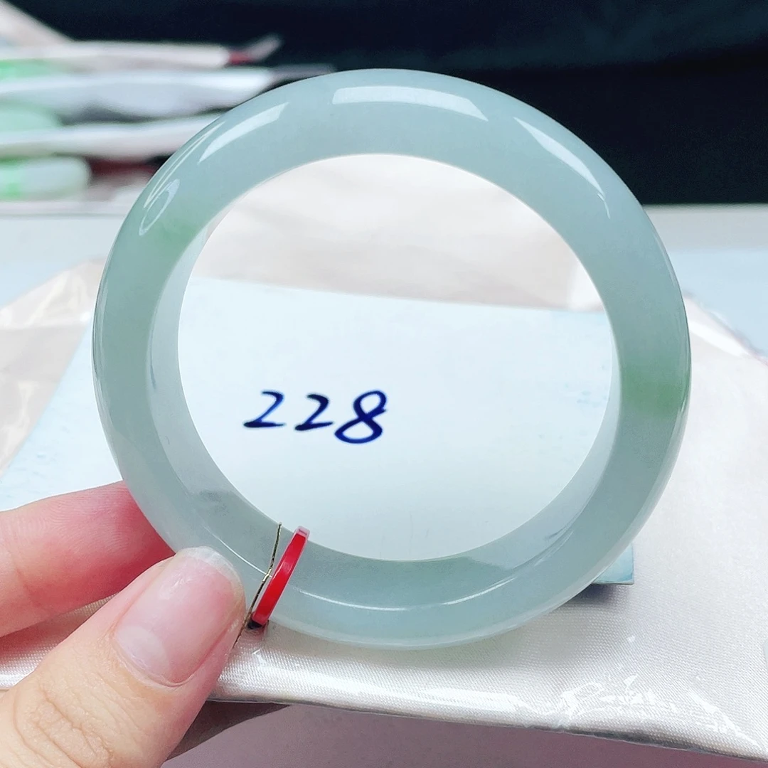 翡翠未镶嵌手镯正圈52.8