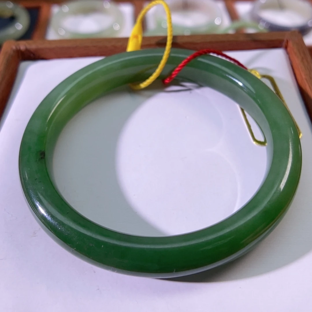 【闪购商品】未镶嵌手镯和田玉（碧玉）