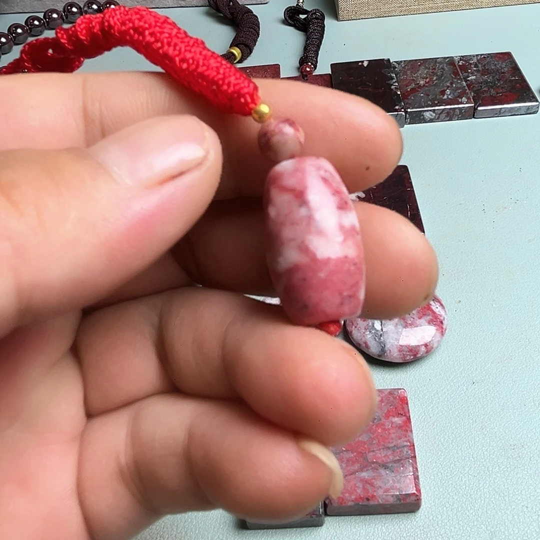 天然朱砂辰石吊坠