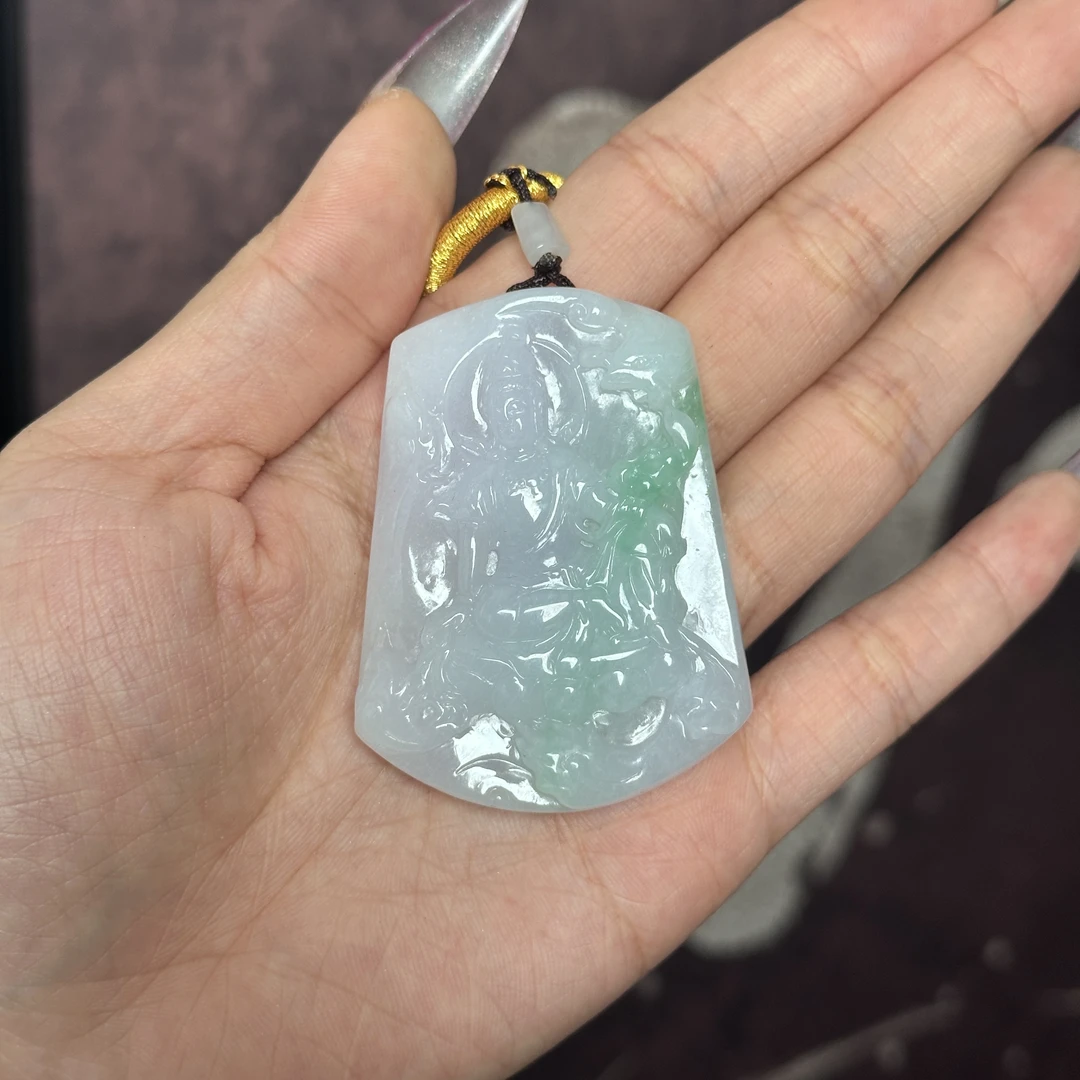 【34】细糯种白底绿飘花厚装座莲自在观音吊牌 高55+  宽38  厚11+