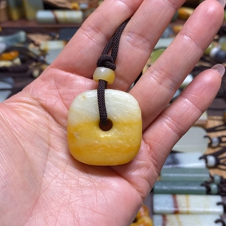 蛇纹石玉未镶嵌挂件歡*